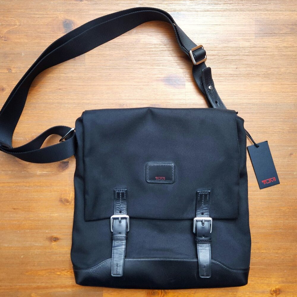 SOLD Tumi Hobart Nylon Shoulder Crossbody Messenger Bag Black